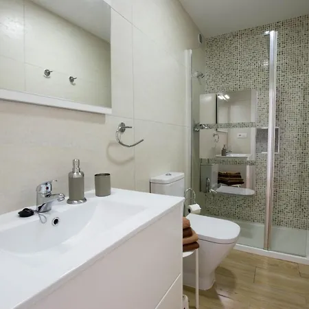 Delightful With Ac And 500m From Beach *